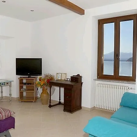 Casa Riva Poggio (Lombardy)