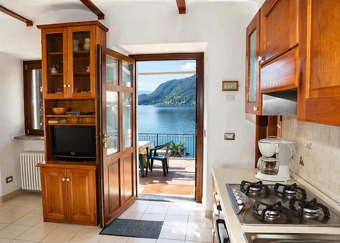 Casa Riva Poggio (Lombardy)