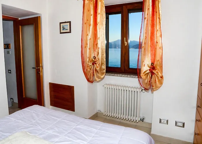 Casa Riva Poggio (Lombardy)