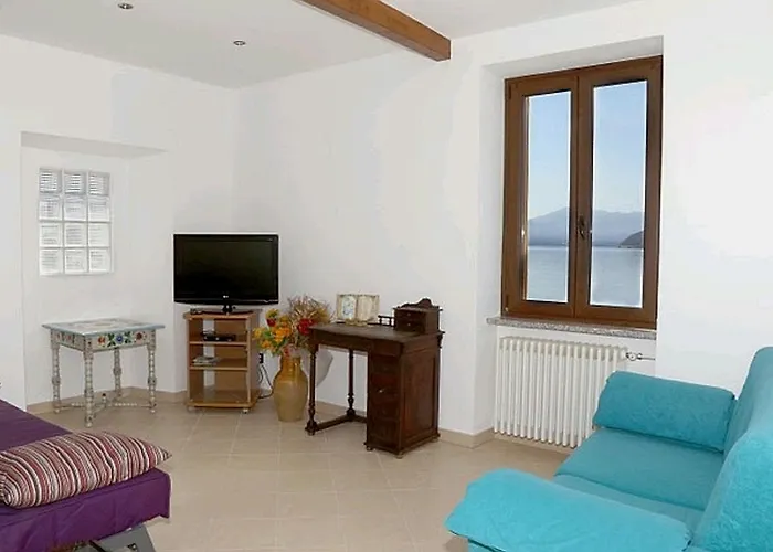 Casa Riva Poggio (Lombardy)