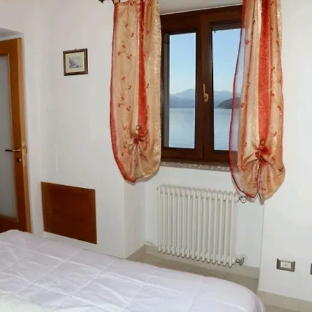 Apartment Casa Riva Poggio (Lombardy)